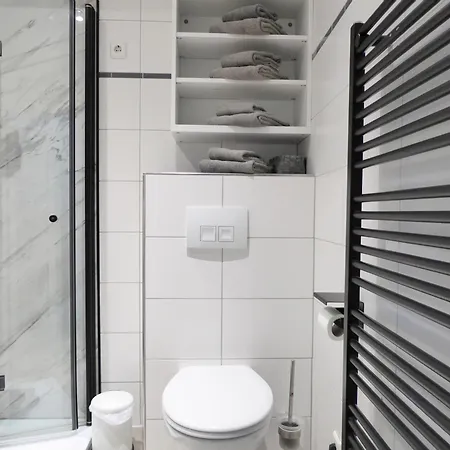 Apartment Citylife Pool, Sauna, 5 Pers Near Lift, Wifi, Ps4, Netflix ,