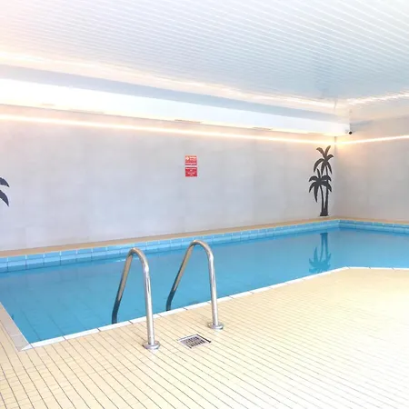 アパート Citylife Pool Sauna 5 Pers Near Lift Wifi Ps4 *