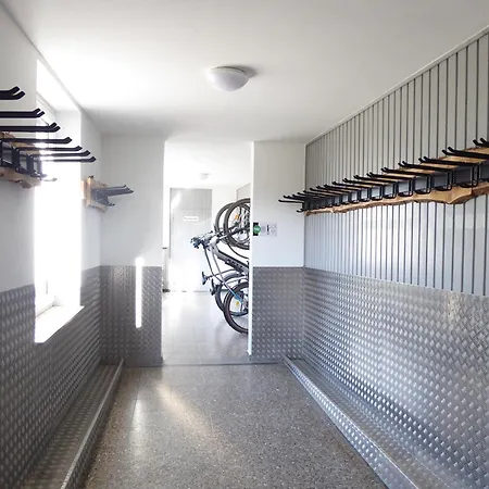 Citylife Pool, Sauna, 5 Pers Near Lift, Wifi, Ps4, Netflix , *