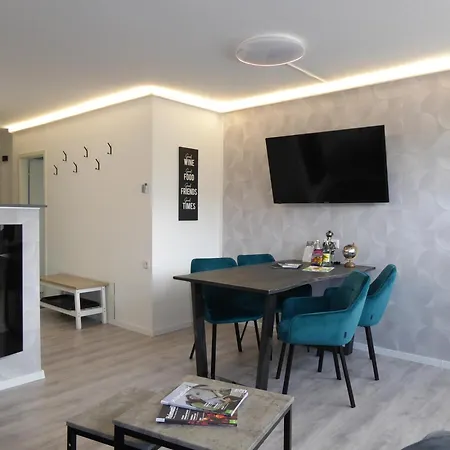 Apartment Citylife Pool, Sauna, 5 Pers Near Lift, Wifi, Ps4, Netflix ,