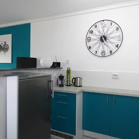 Citylife Pool, Sauna, 5 Pers Near Lift, Wifi, Ps4, Netflix , *